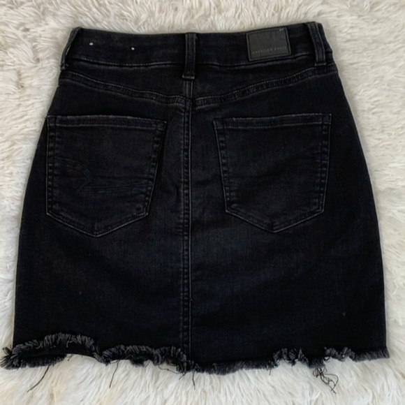 American Eagle Black Distressed Curvy High Rise Mini Denim Skirt - Picture 6 of 10